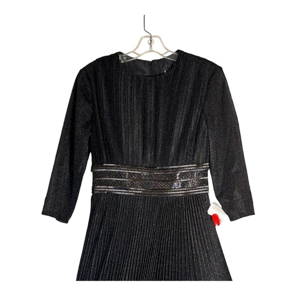 Mac Duggal Shimmering Pleated A-Line Gown in Black NWT - Picture 4 of 11